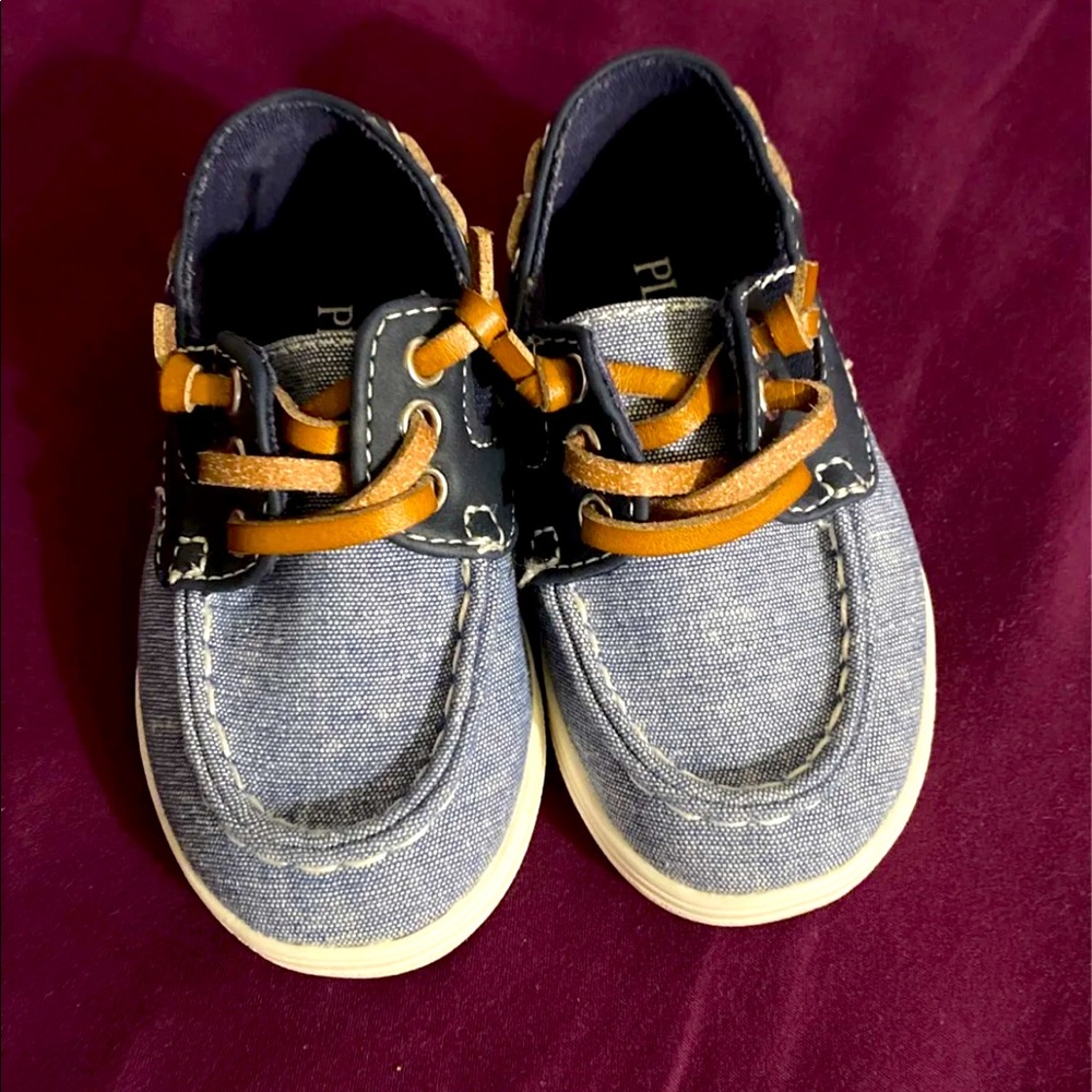 Casual dress shoes
